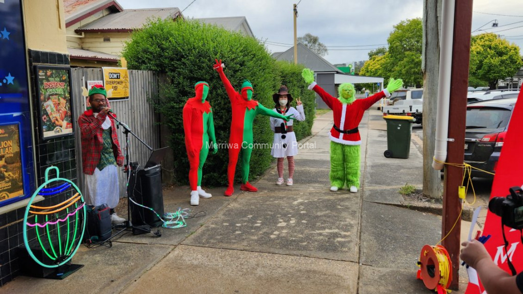 Street Performers and the Grinch