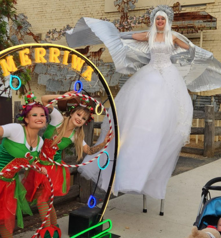 Roving entertainers